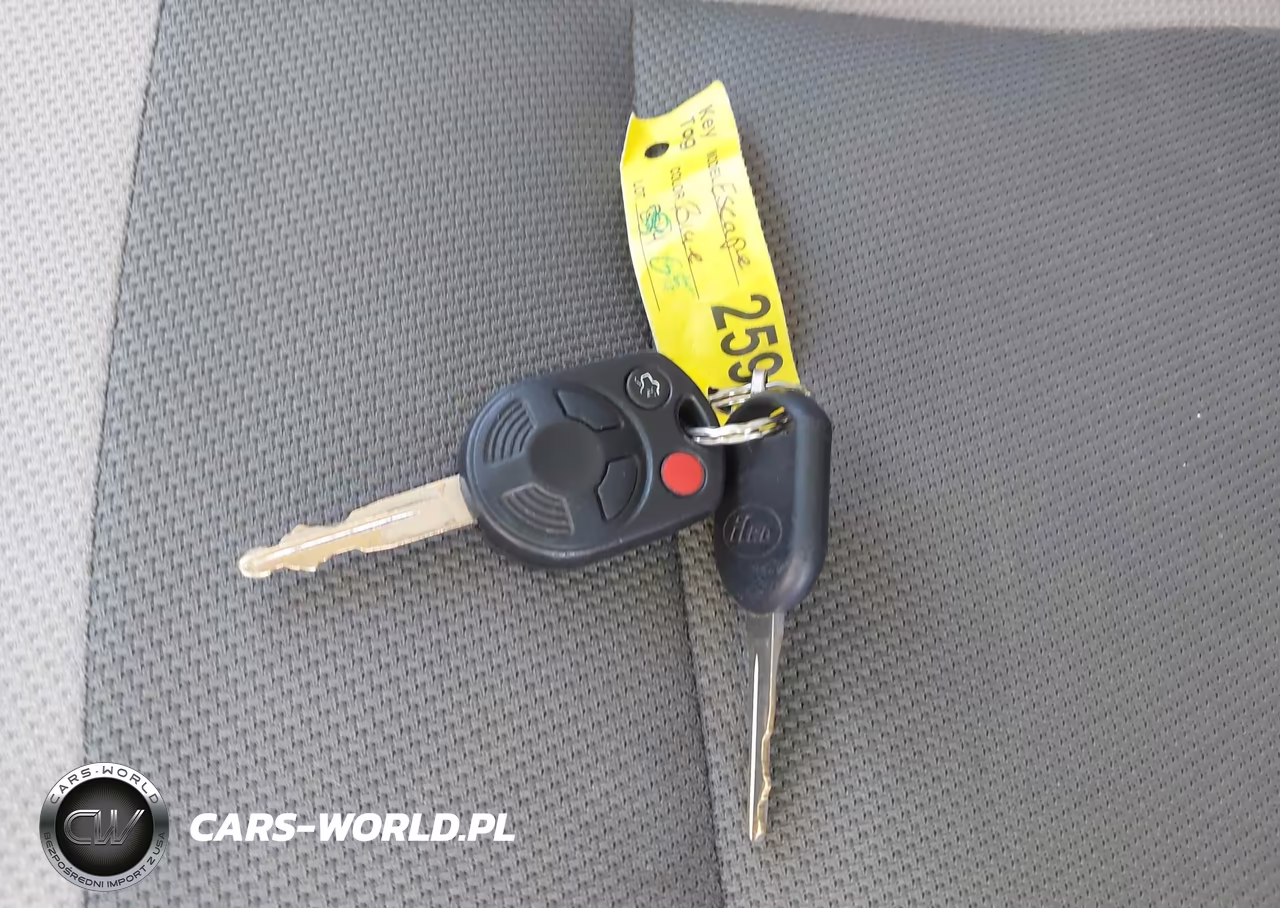 2008 Ford Escape Hybrid VIN:1FMCU59H68KD39252 - 11