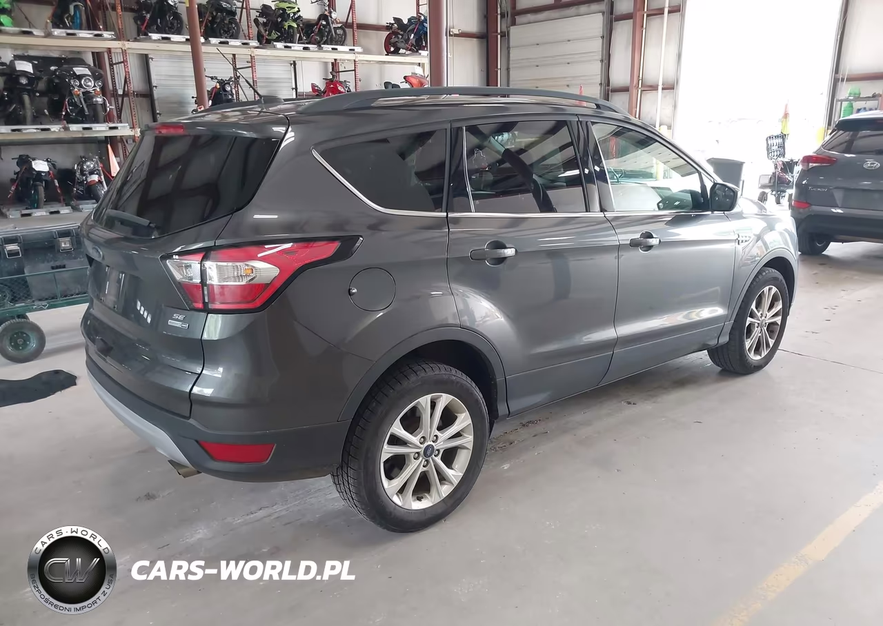 2018 Ford Escape Se VIN:1FMCU9GD7JUD31145 - 4