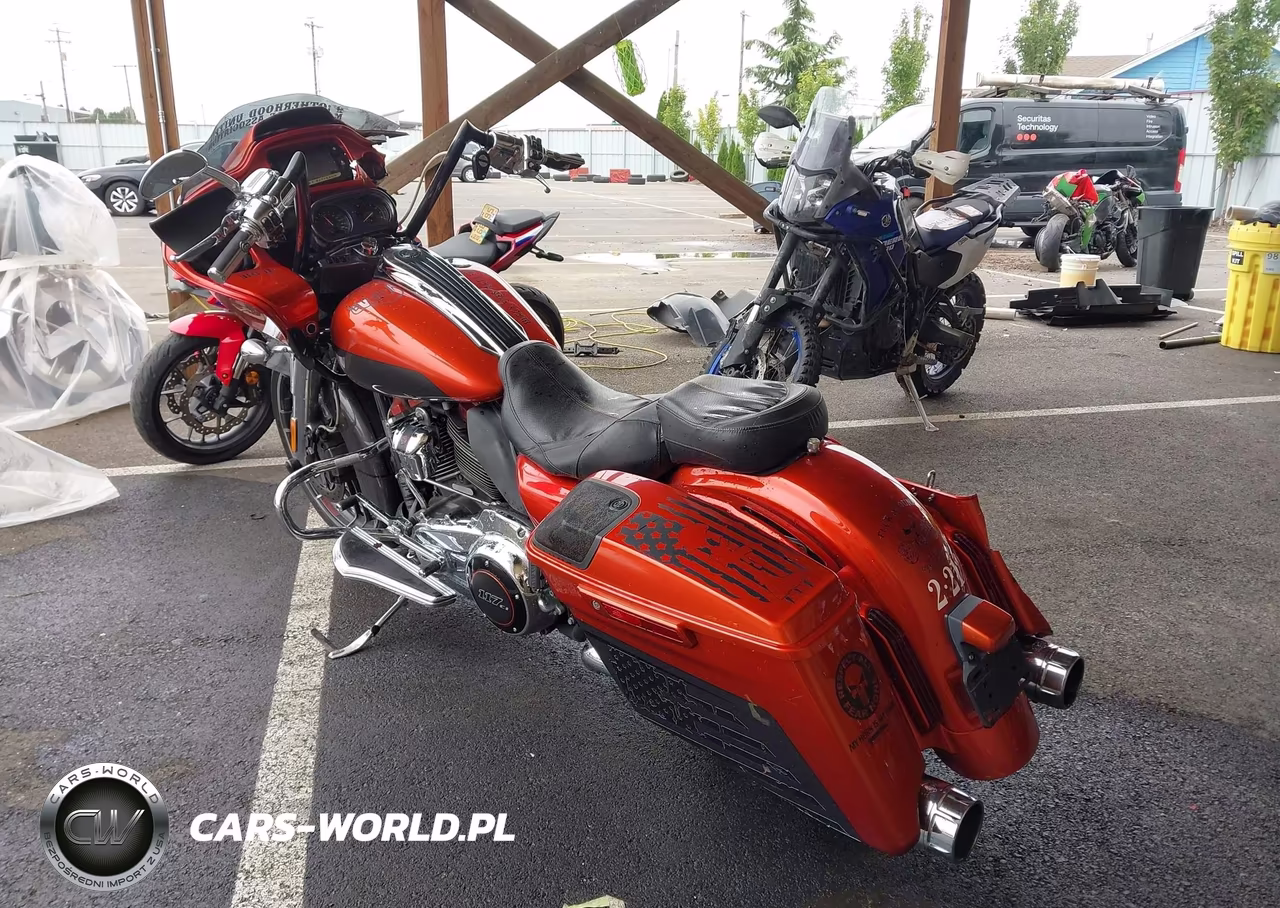 2018 Harley-Davidson Fltrxse Cvo Road Glide VIN:1HD1TCL14JB951355 - 3