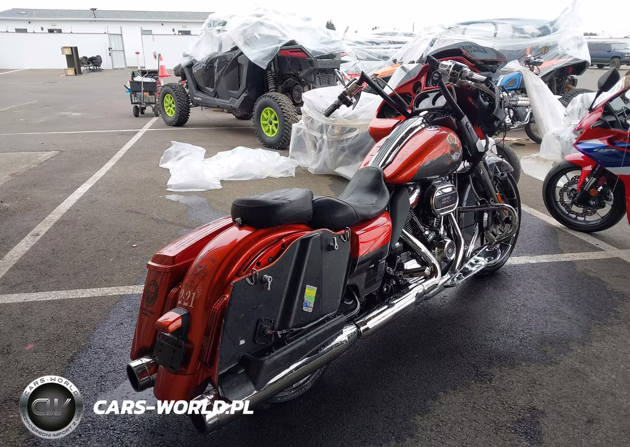 2018 Harley-Davidson Fltrxse Cvo Road Glide VIN:1HD1TCL14JB951355 - 4