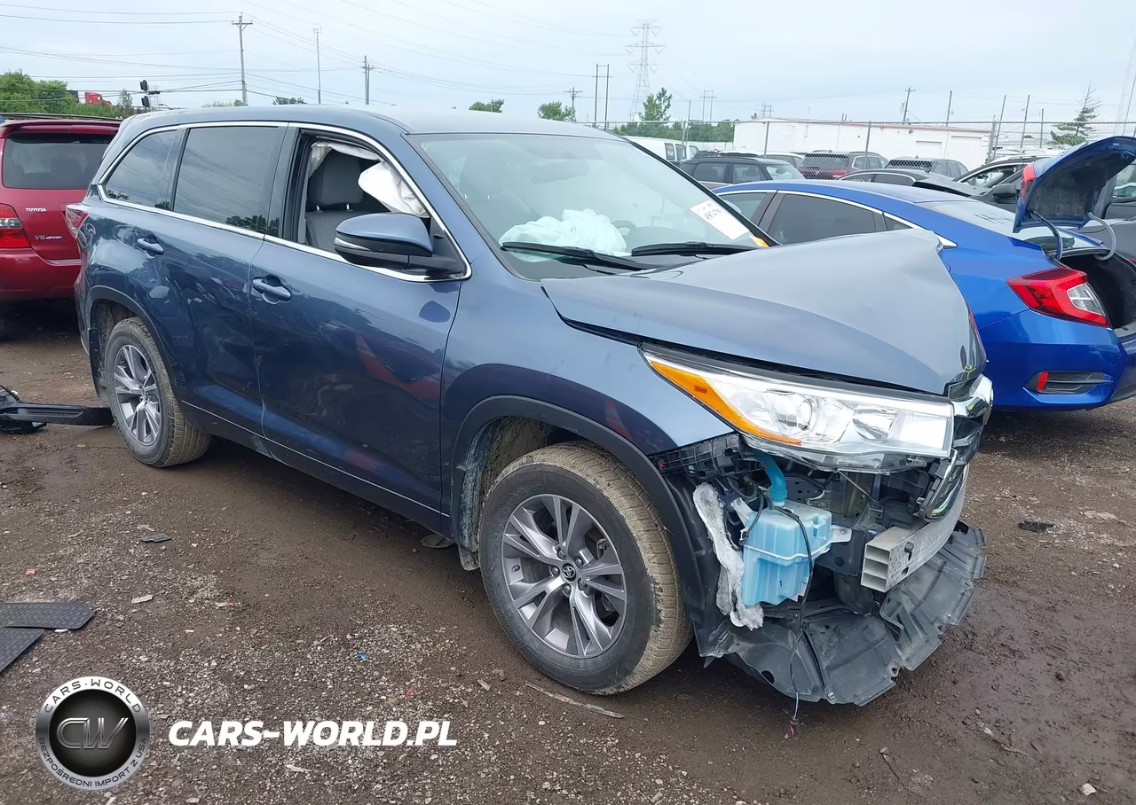 2016 Toyota Highlander Le Plus V6 – zdjęcie 1 z 17