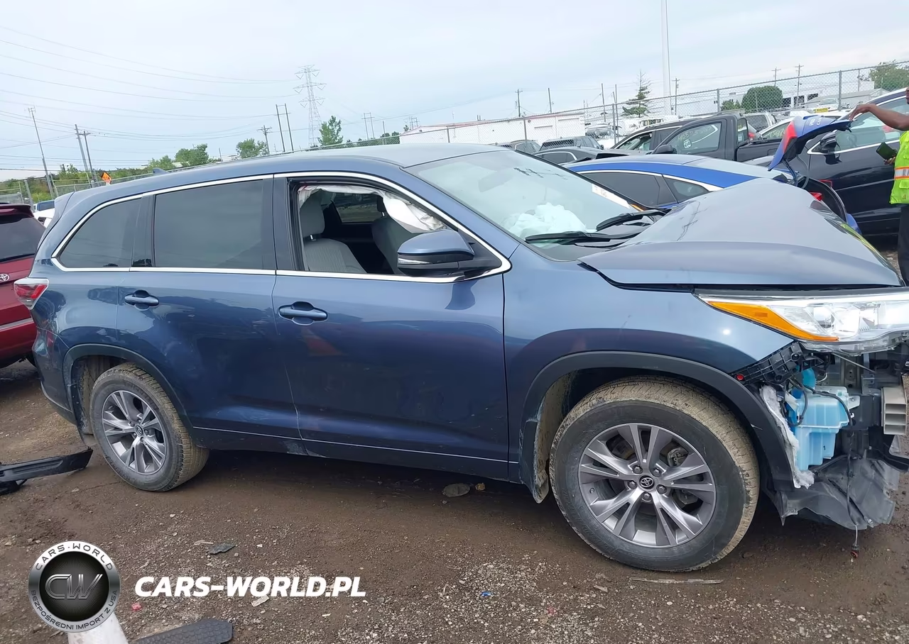 2016 Toyota Highlander Le Plus V6 VIN:5TDBKRFH0GS288677 - 14