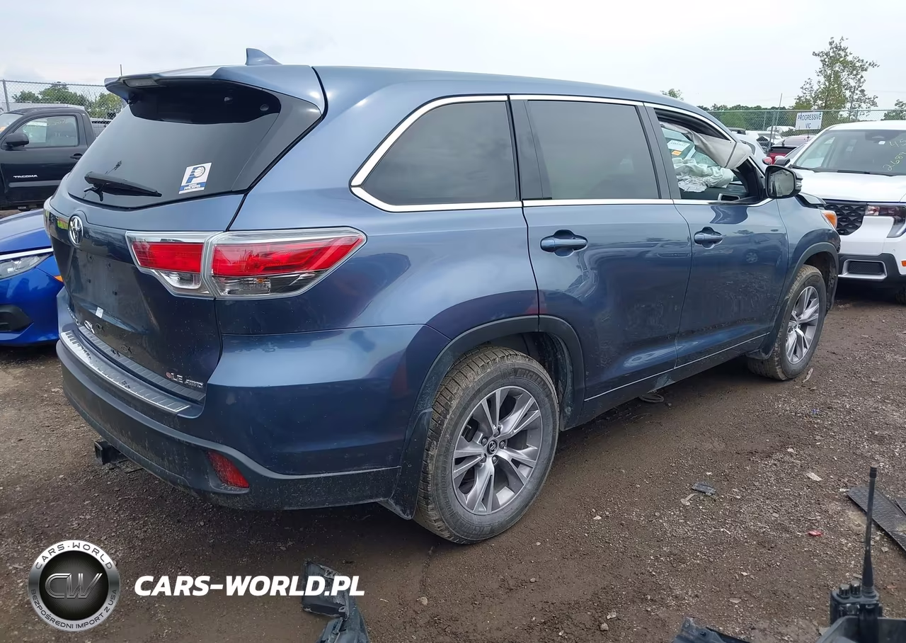 2016 Toyota Highlander Le Plus V6 VIN:5TDBKRFH0GS288677 - 4