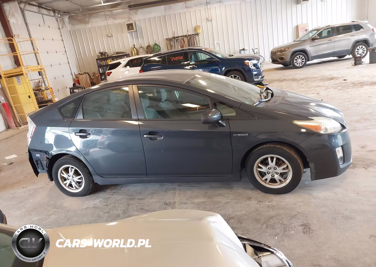 2011 Toyota Prius Two VIN:JTDKN3DU6B0283483 - 13