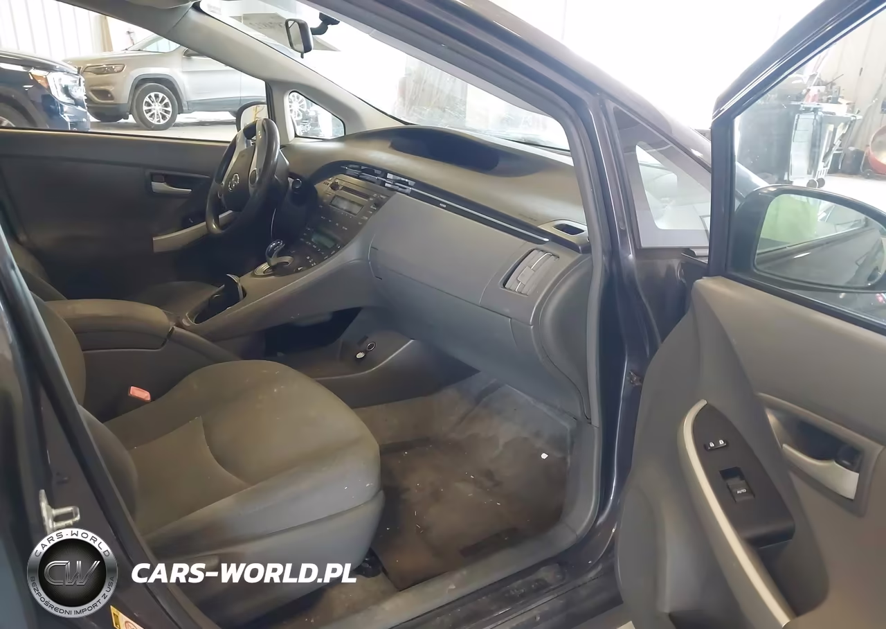 2011 Toyota Prius Two VIN:JTDKN3DU6B0283483 - 5