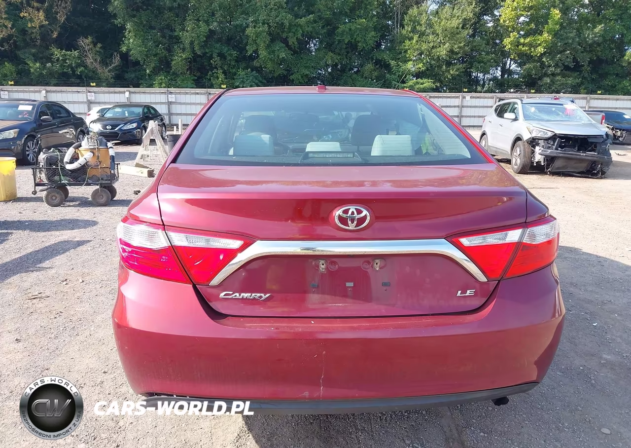 2017 Toyota Camry Le VIN:4T1BF1FK0HU681556 - 16