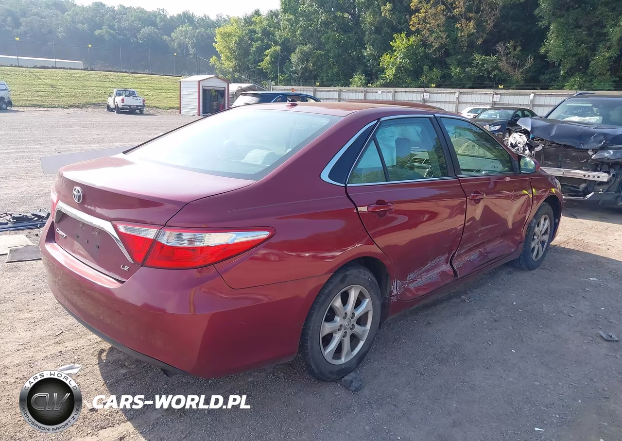 2017 Toyota Camry Le VIN:4T1BF1FK0HU681556 - 4