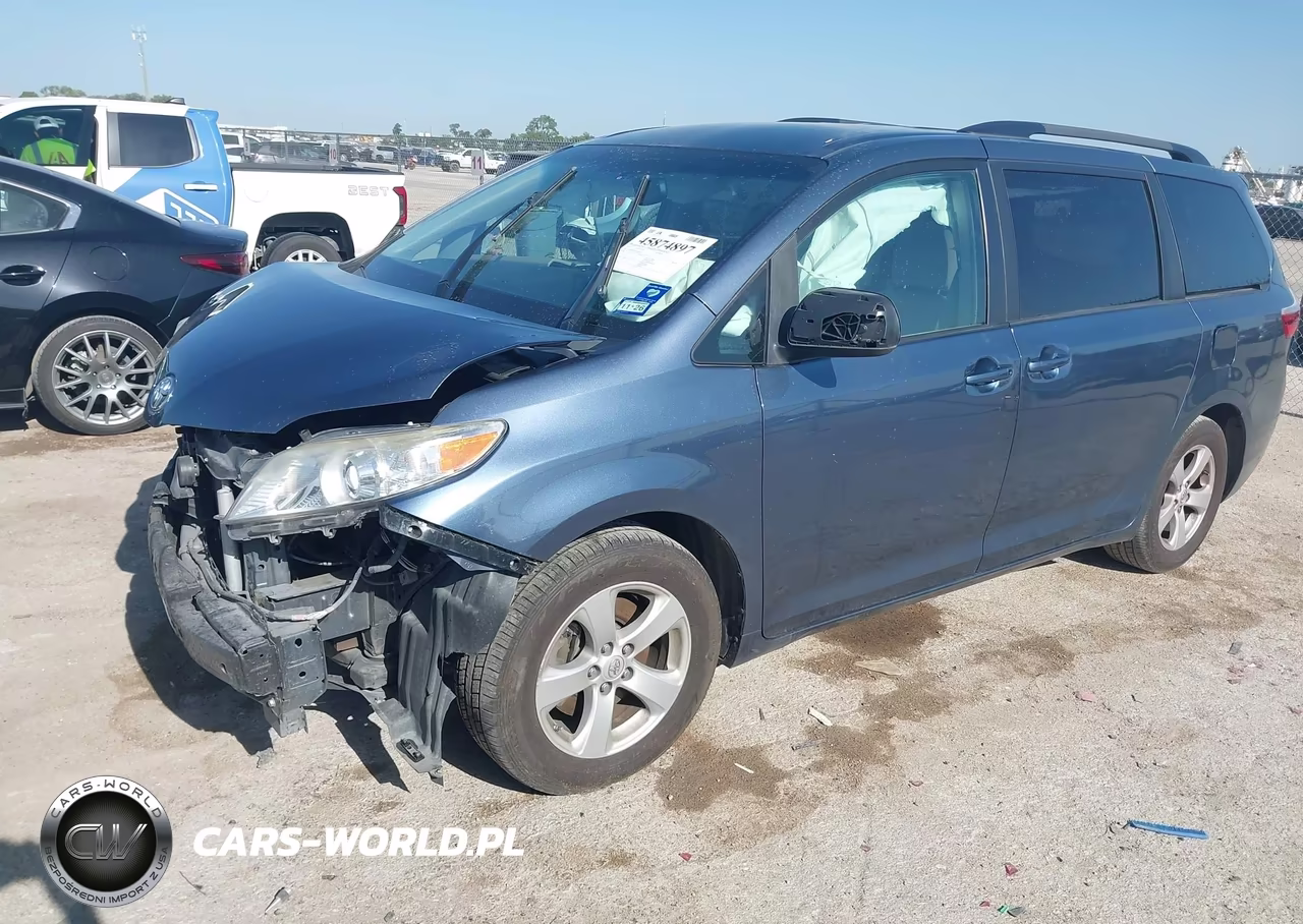 2015 Toyota Sienna Le 8 Passenger VIN:5TDKK3DC9FS618562 - 2
