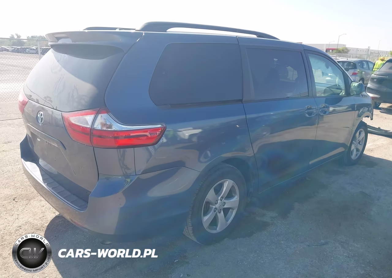 2015 Toyota Sienna Le 8 Passenger VIN:5TDKK3DC9FS618562 - 4