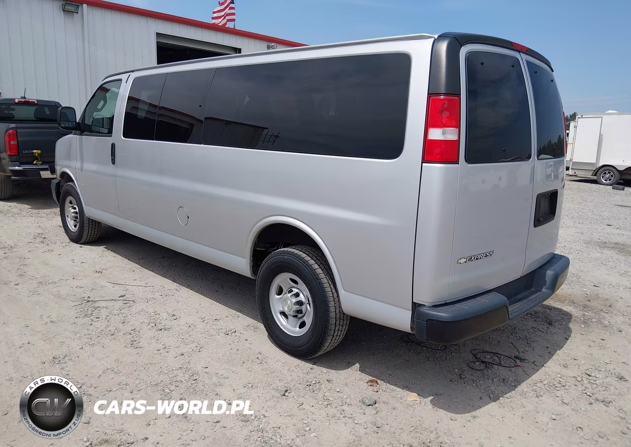 2020 Chevrolet Express Passenger Rwd 3500 Extended Wheelbase Ls VIN:1GAZGNFP9L1235833 - 3