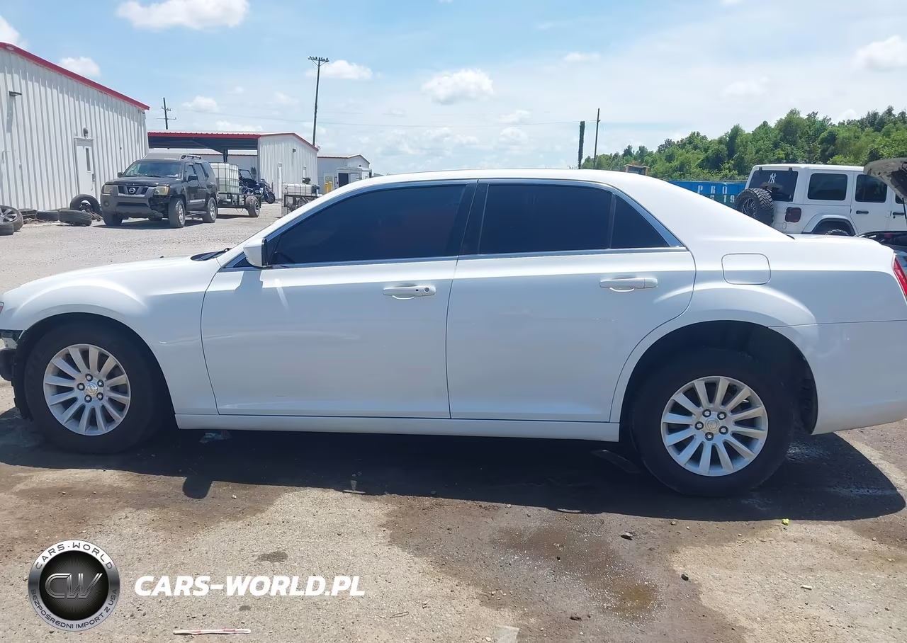 2014 Chrysler 300 VIN:2C3CCAAG9EH365192 - 14