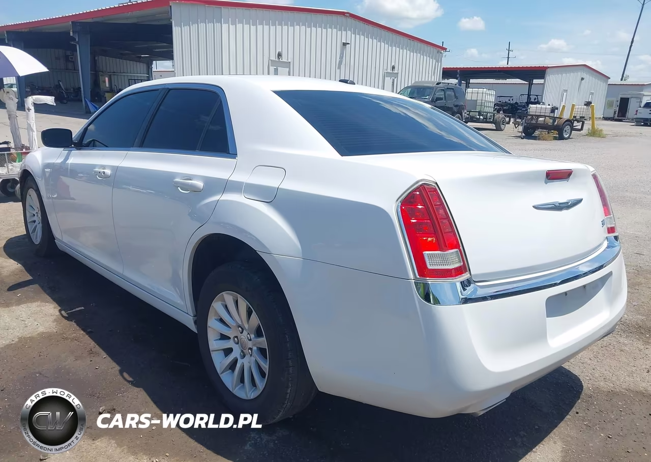 2014 Chrysler 300 VIN:2C3CCAAG9EH365192 - 3