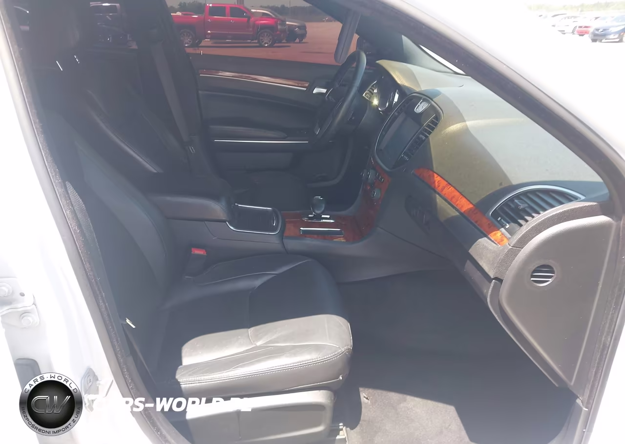 2014 Chrysler 300 VIN:2C3CCAAG9EH365192 - 5