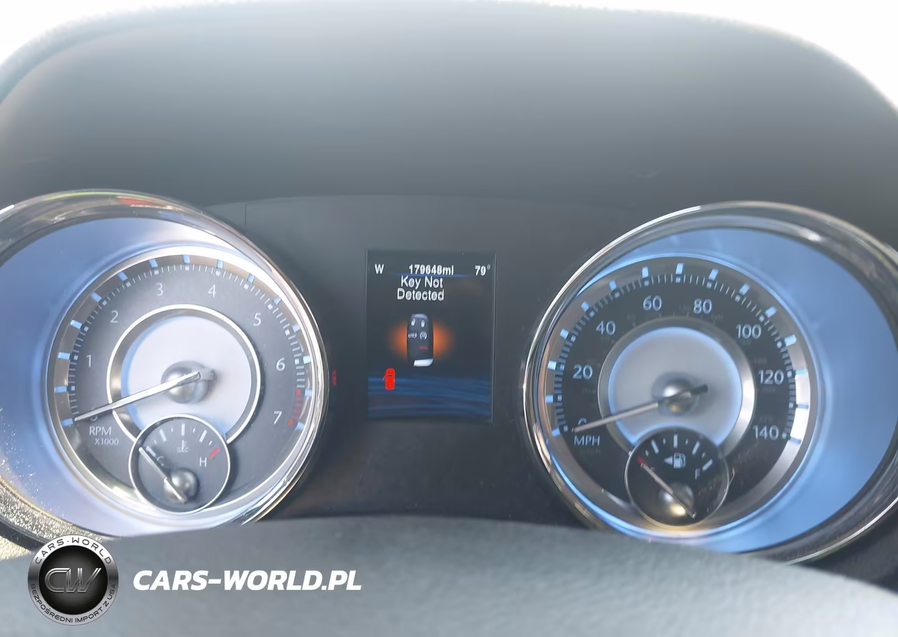2014 Chrysler 300 VIN:2C3CCAAG9EH365192 - 7