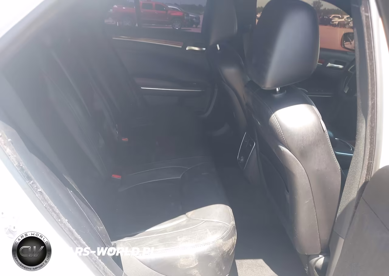 2014 Chrysler 300 VIN:2C3CCAAG9EH365192 - 8