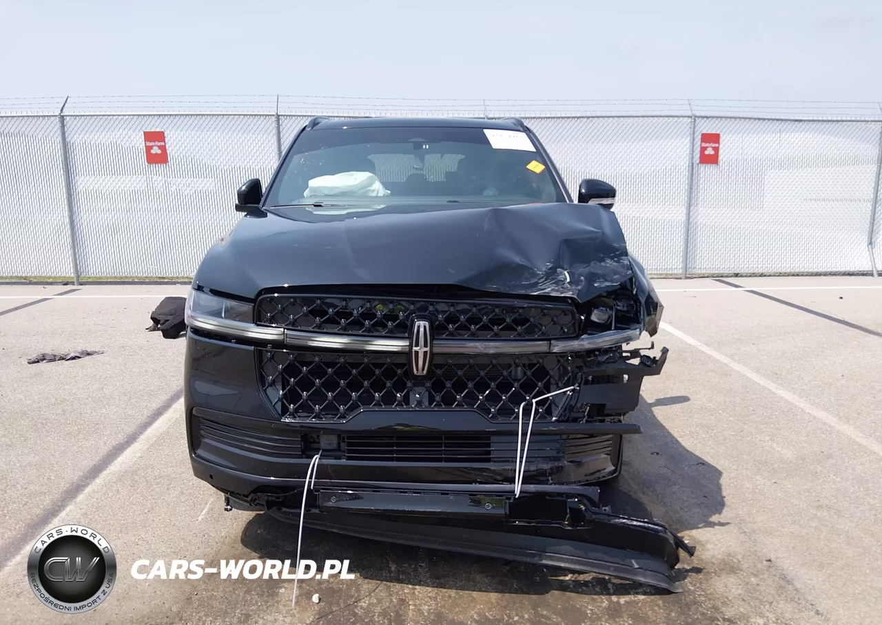 2026 Lincoln Navigator Reserve VIN:5LMJJ2LGXTEL02529 - 13