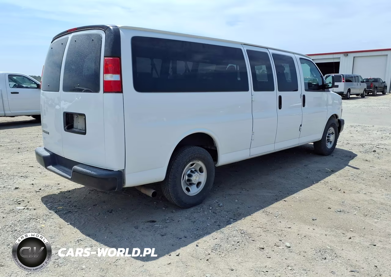 2020 Chevrolet Express Passenger Rwd 3500 Extended Wheelbase Ls VIN:1GAZGNFG8L1253725 - 4