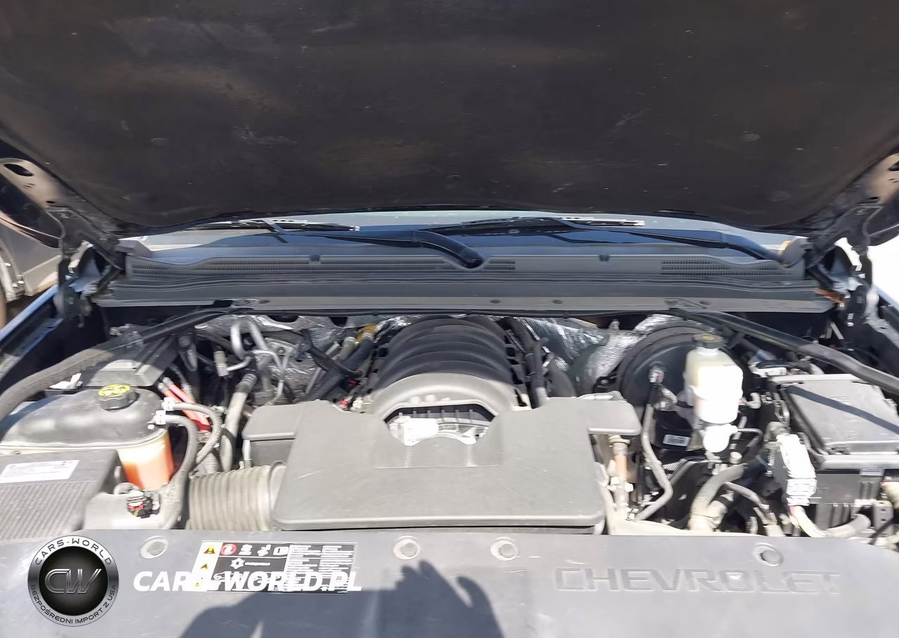 2018 Chevrolet Suburban Premier VIN:1GNSKJKC6JR136301 - 10