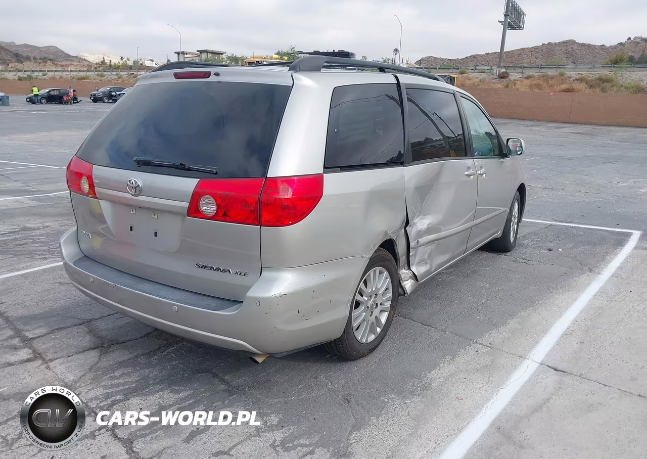 2010 Toyota Sienna Xle VIN:5TDYK4CC9AS318398 - 4