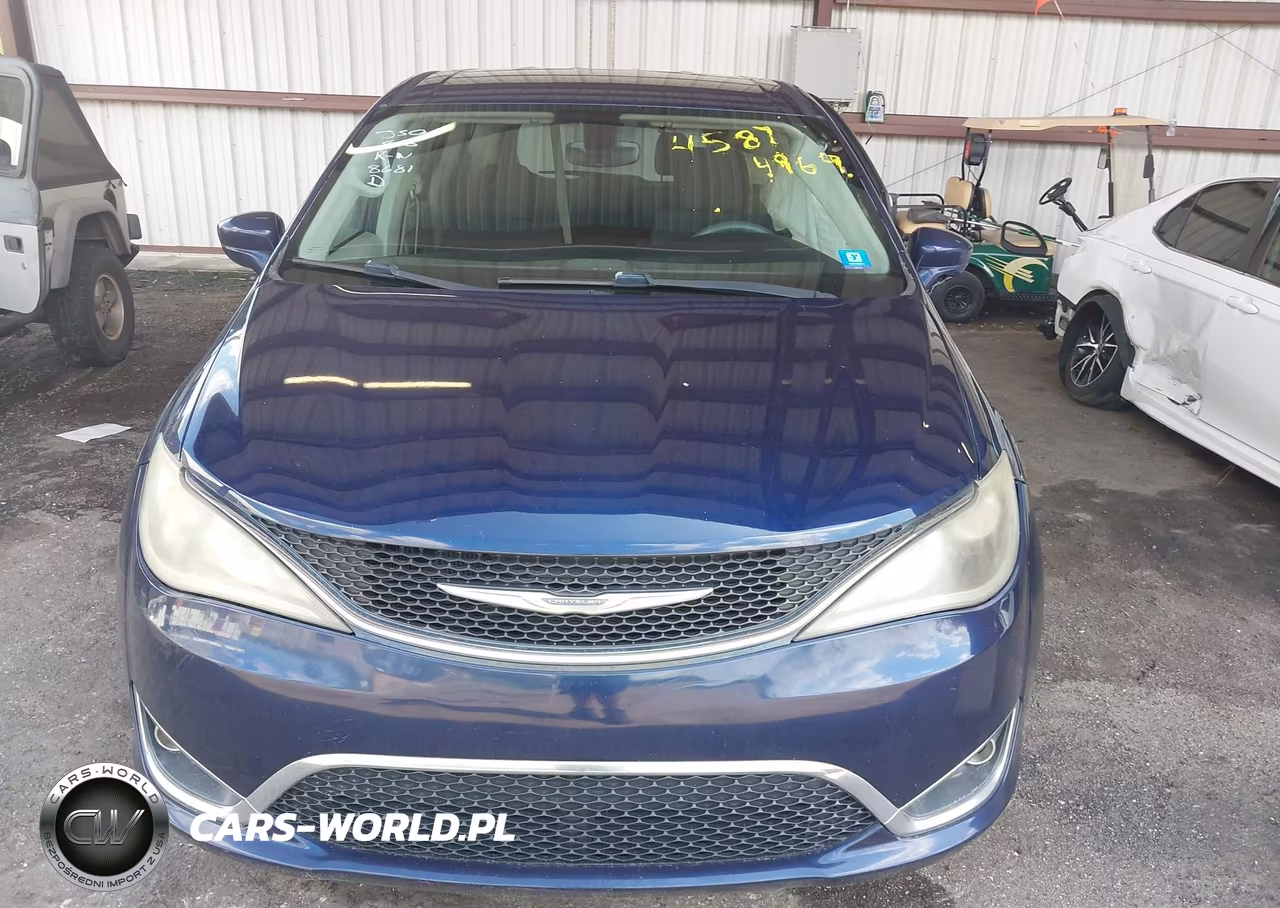 2018 Chrysler Pacifica Touring Plus VIN:2C4RC1FG7JR108681 - 12