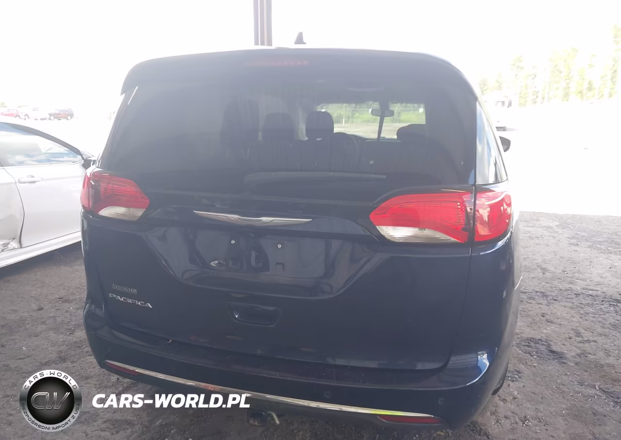 2018 Chrysler Pacifica Touring Plus VIN:2C4RC1FG7JR108681 - 16