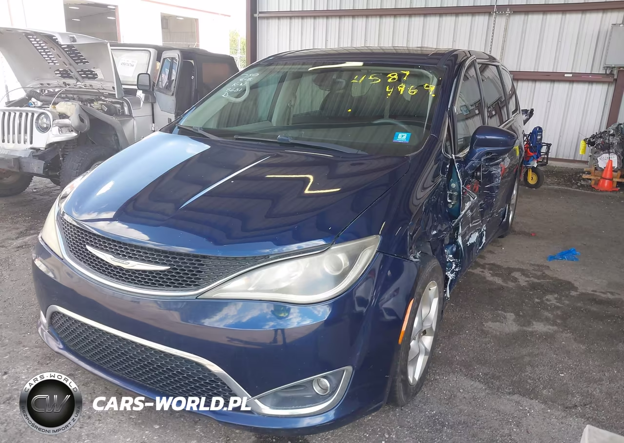 2018 Chrysler Pacifica Touring Plus VIN:2C4RC1FG7JR108681 - 2