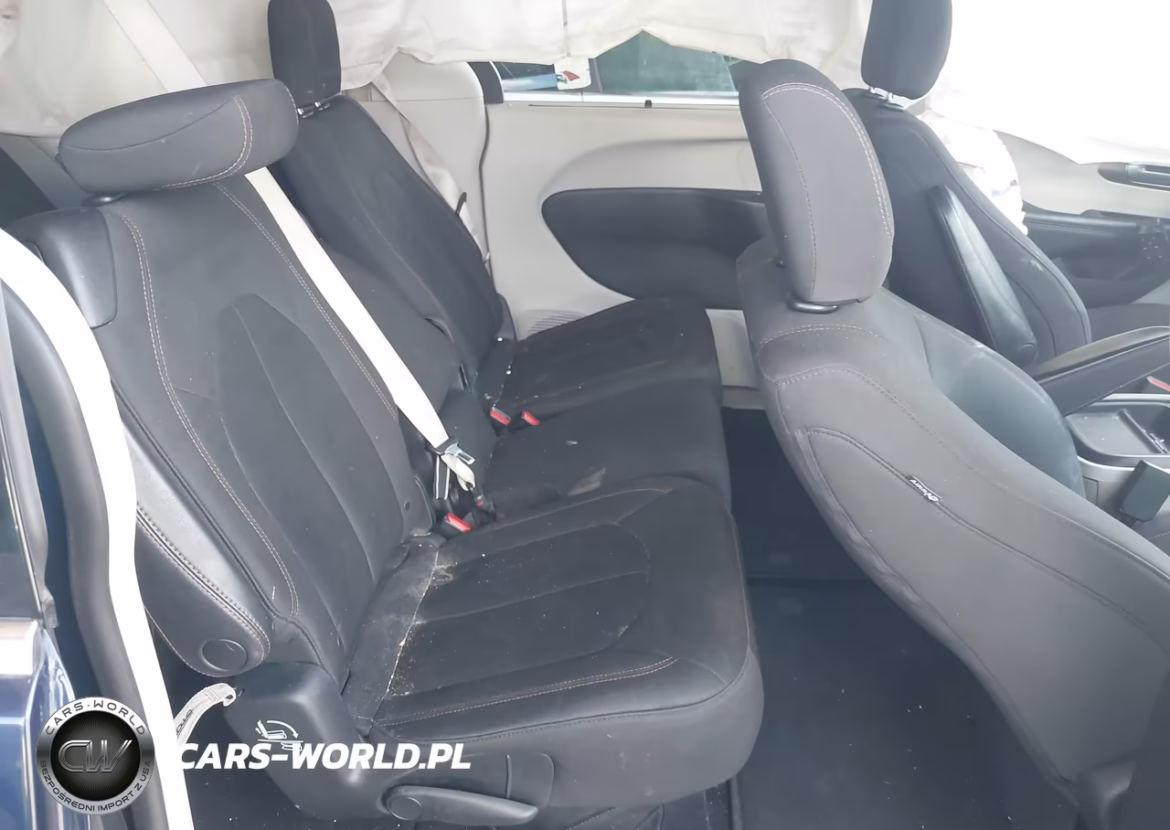 2018 Chrysler Pacifica Touring Plus VIN:2C4RC1FG7JR108681 - 8