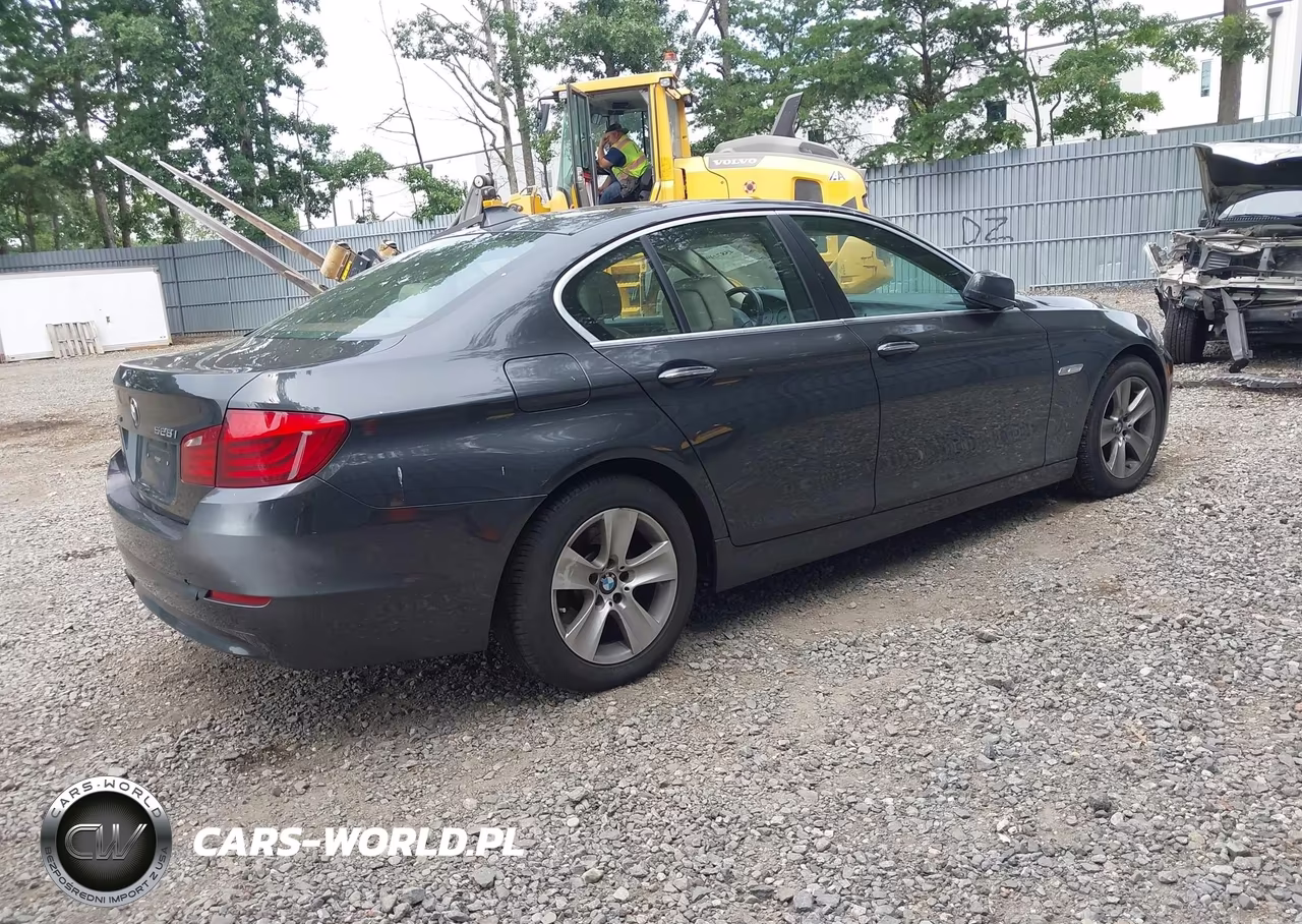 2013 BMW 528I xDrive VIN:WBAXH5C55DDW15795 - 4