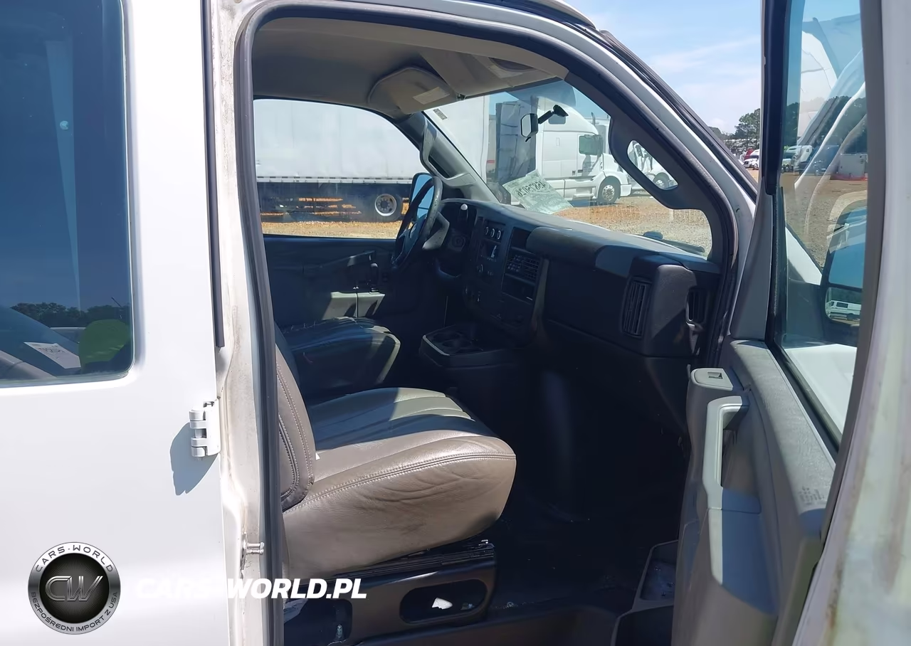 2016 Chevrolet Express 2500 Work Van VIN:1GCWGAFF8G1158341 - 5