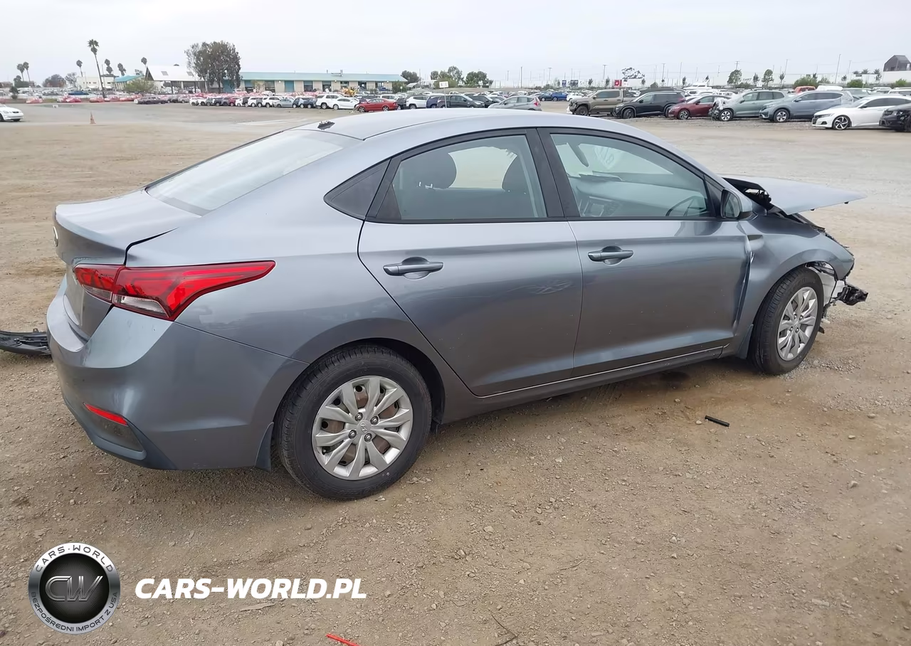 2018 Hyundai Accent Se VIN:3KPC24A39JE024619 - 4