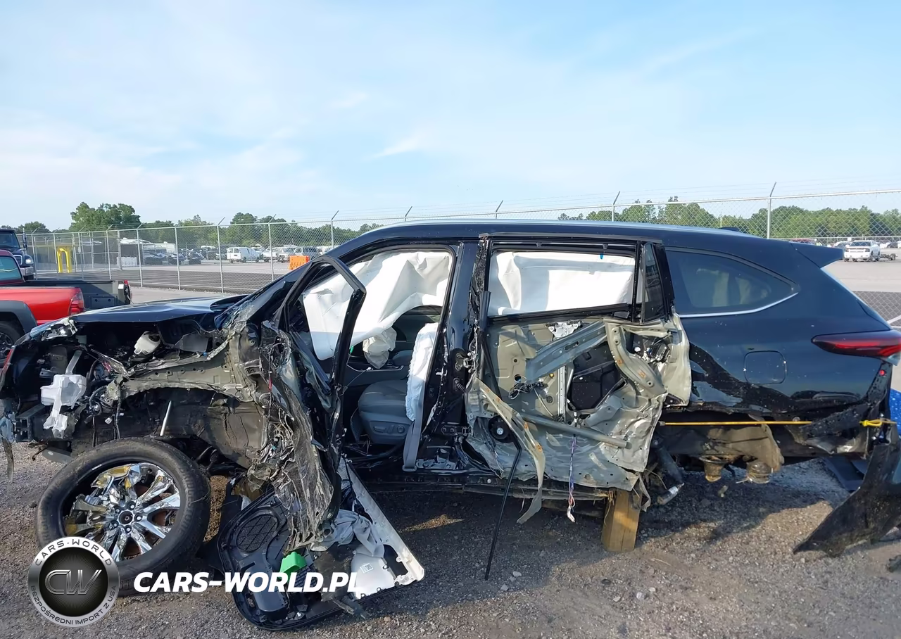 2026 Toyota Highlander Limited VIN:5TDKDRBH8TS599185 - 15