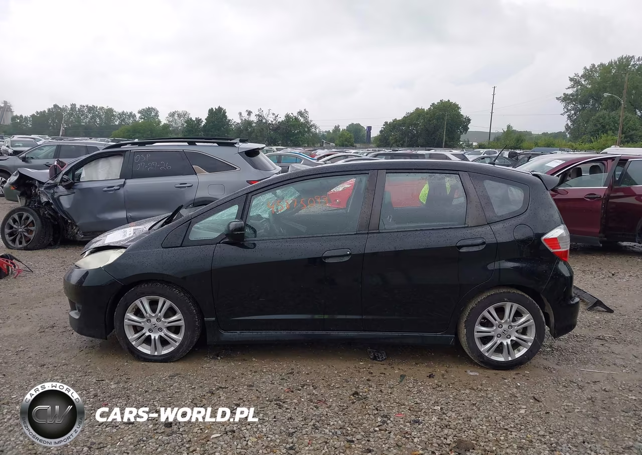 2010 Honda Fit Sport VIN:JHMGE8H48AS011080 - 15