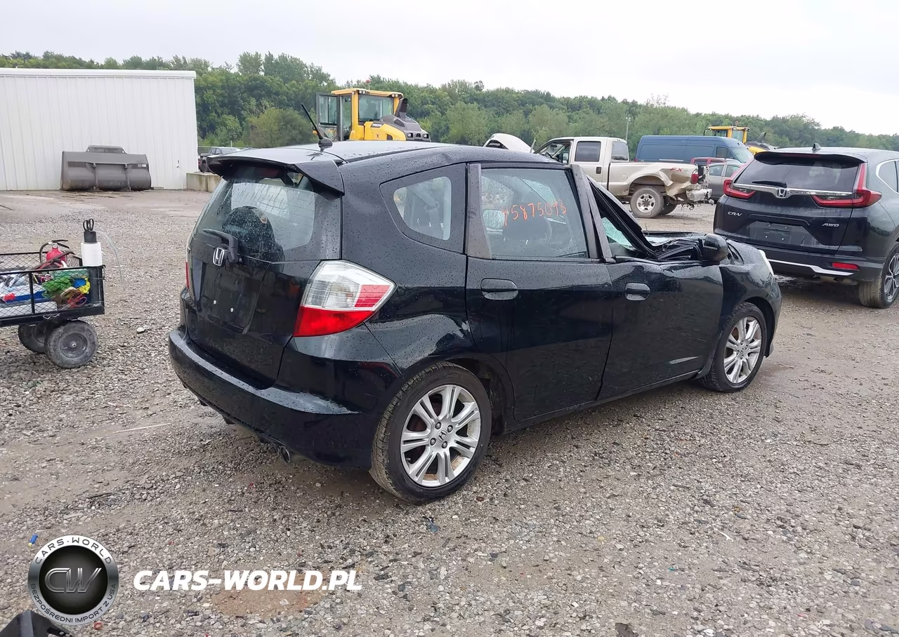2010 Honda Fit Sport VIN:JHMGE8H48AS011080 - 4