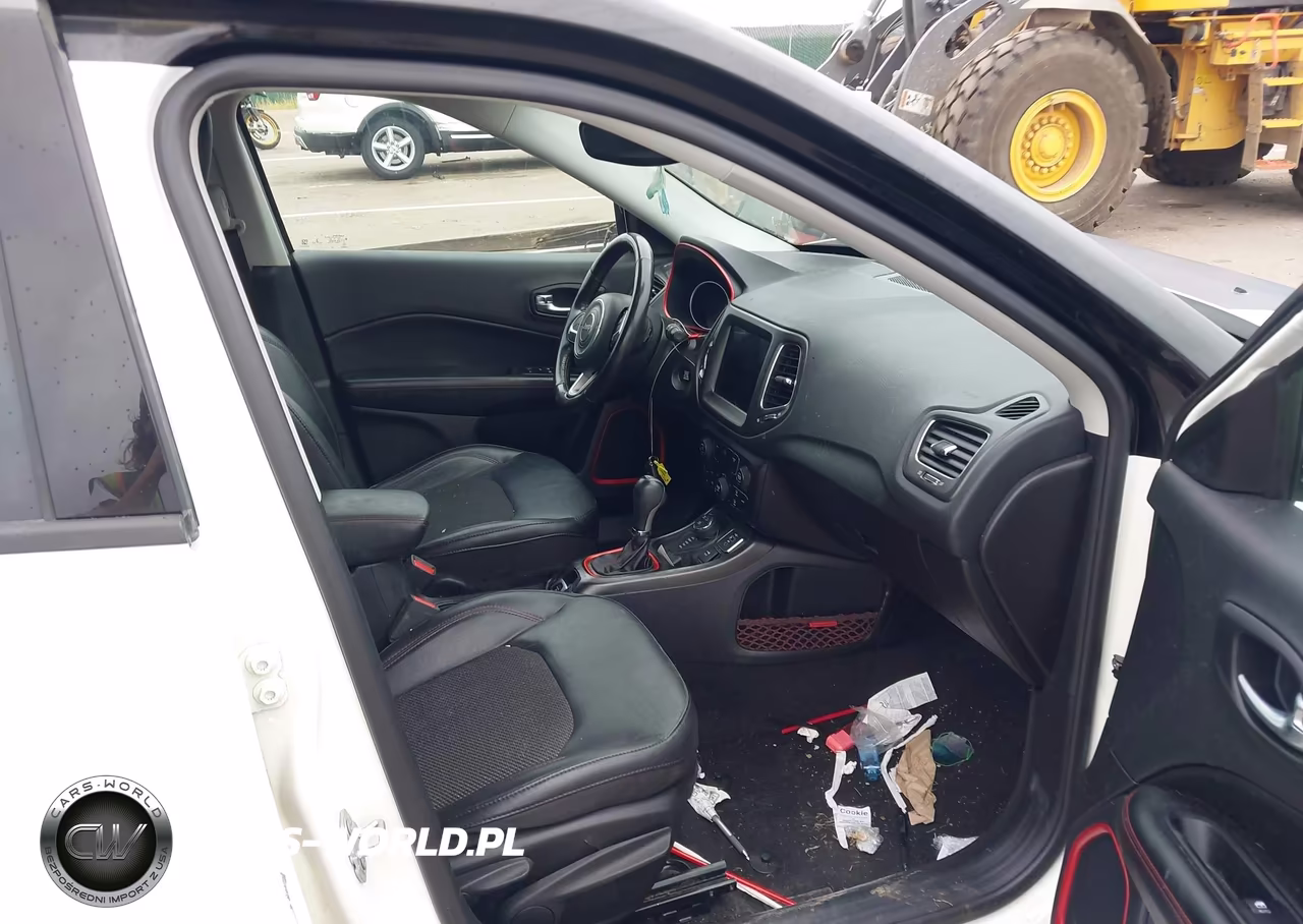 2019 Jeep Compass Trailhawk 4X4 VIN:3C4NJDDB4KT846496 - 5