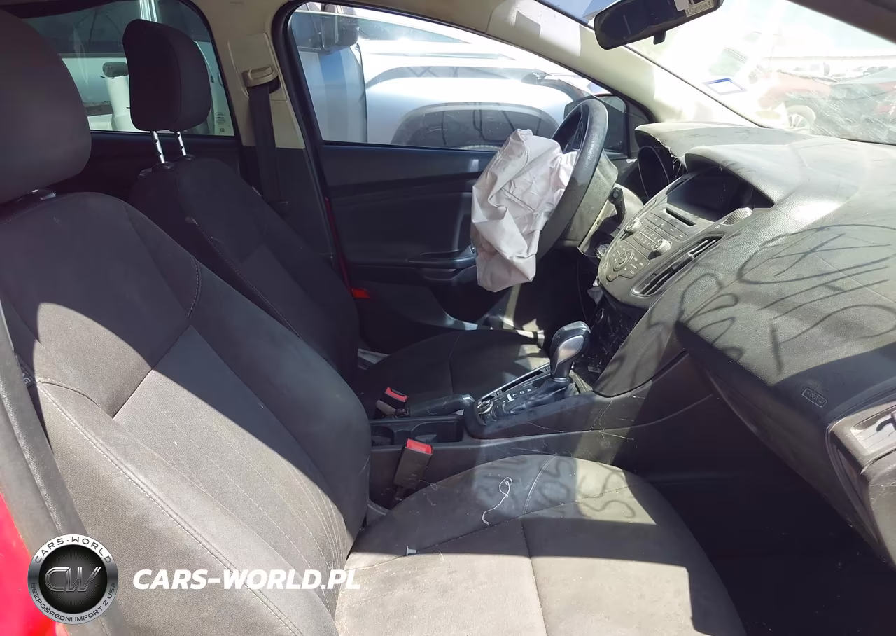 2015 Ford Focus Se VIN:1FADP3K21FL350859 - 5