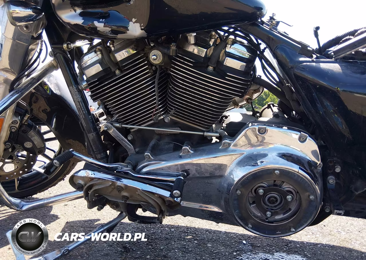 2020 Harley-Davidson Flhx VIN:1HD1KBC19LB642075 - 9
