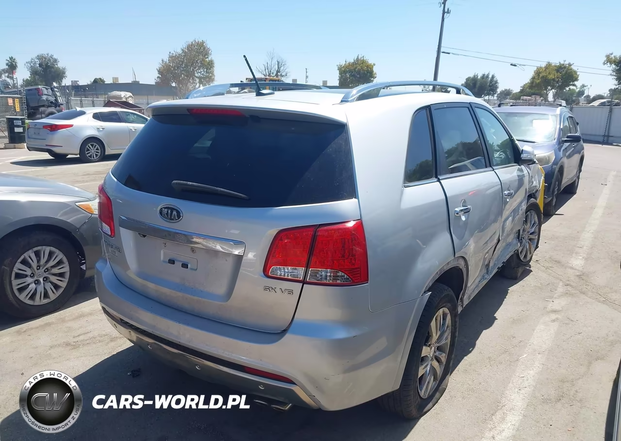 2011 Kia Sorento Sx V6 VIN:5XYKWDA20BG136768 - 4
