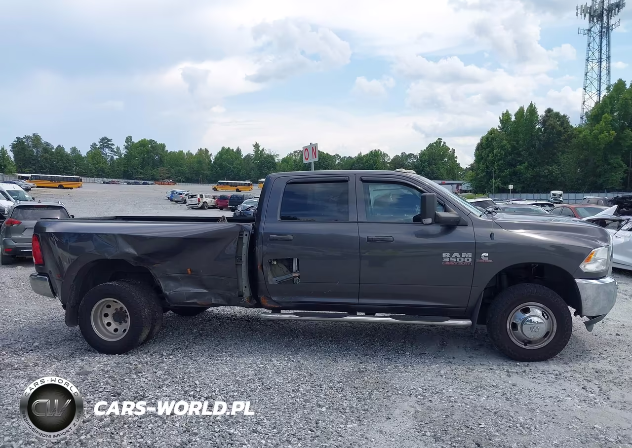 2018 Ram 3500 Tradesman 4X4 8' Box VIN:3C63RRGL1JG220775 - 16