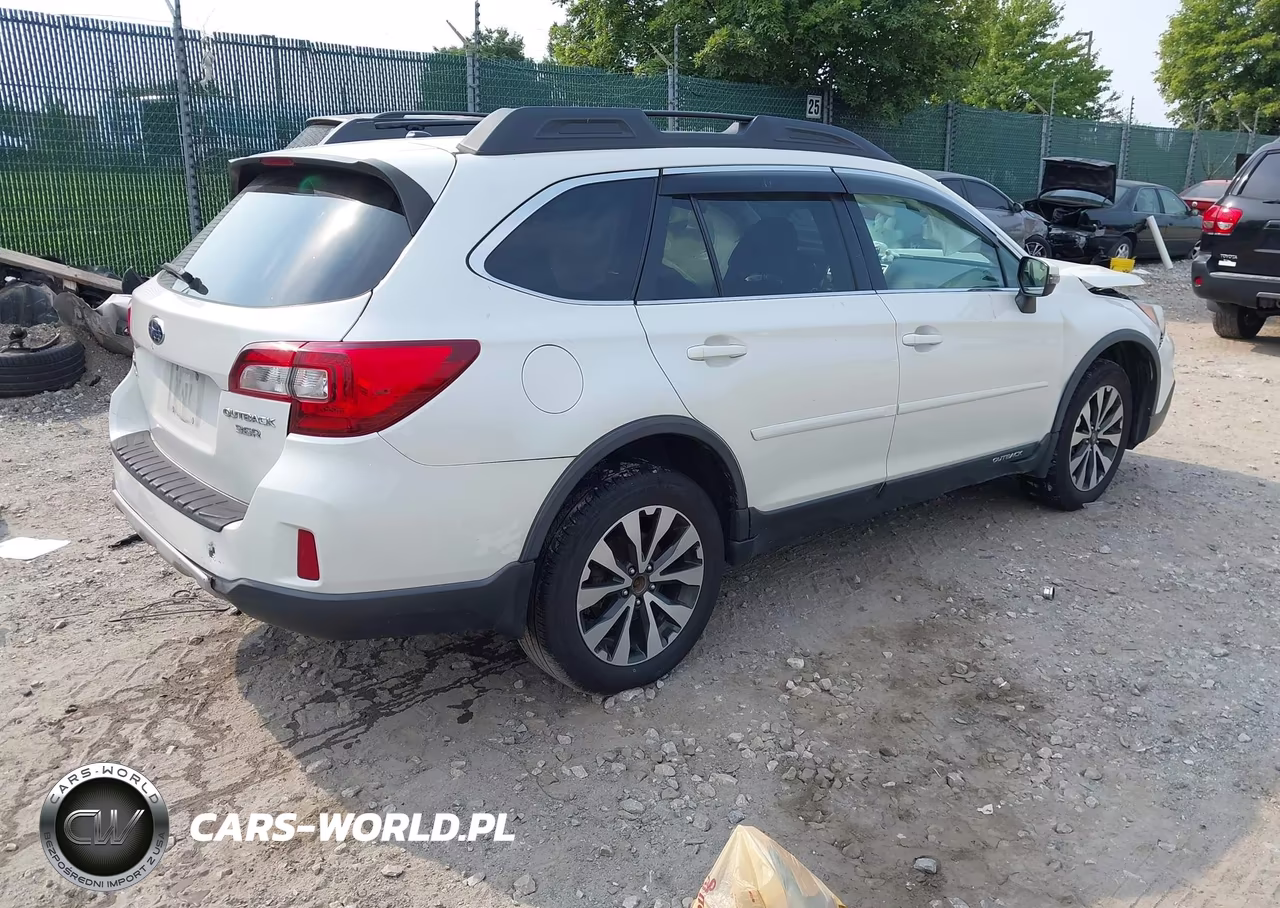 2015 Subaru Outback 3.6R Limited VIN:4S4BSENC1F3355930 - 4