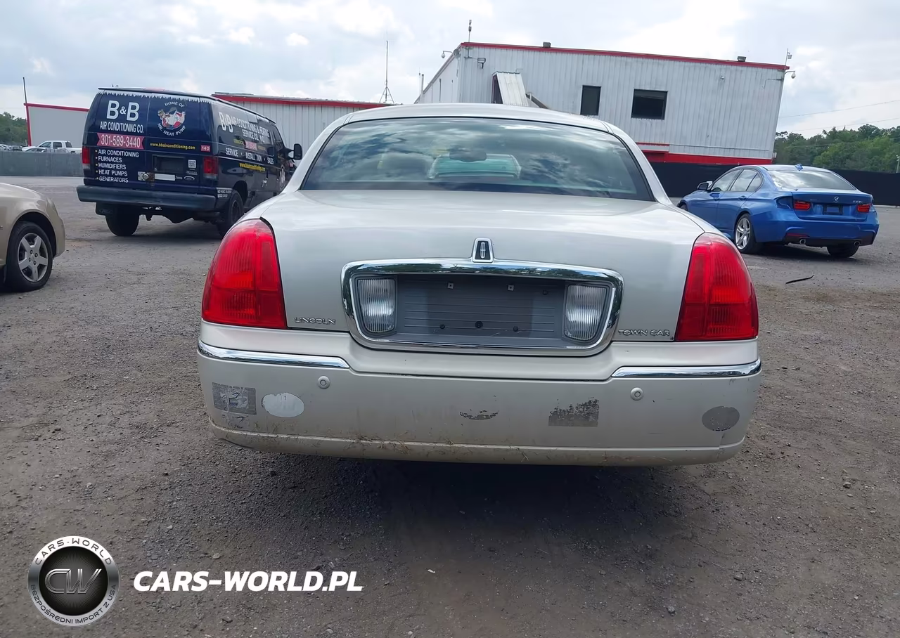2004 Lincoln Town Car Ultimate VIN:1LNHM83W84Y638148 - 16