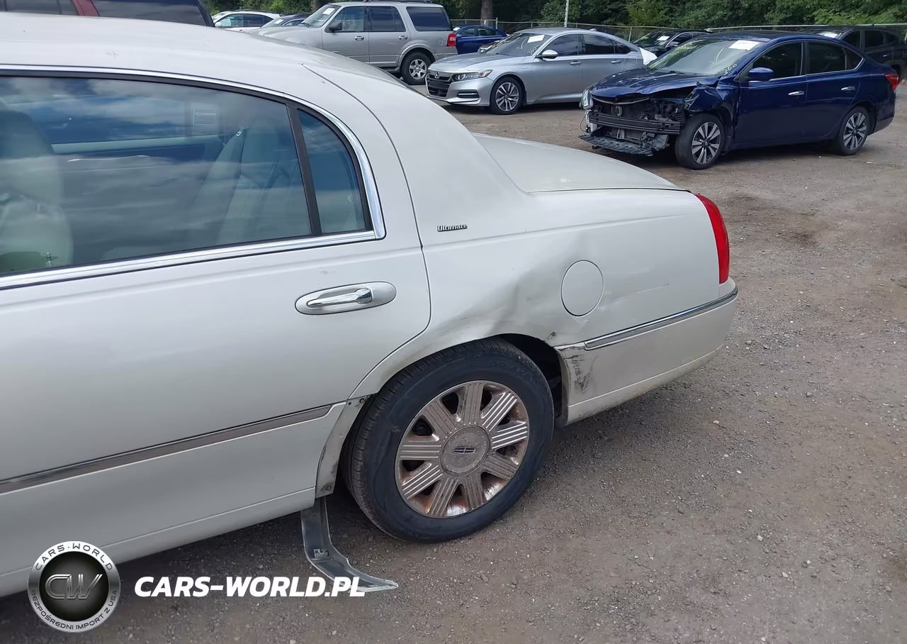 2004 Lincoln Town Car Ultimate VIN:1LNHM83W84Y638148 - 6