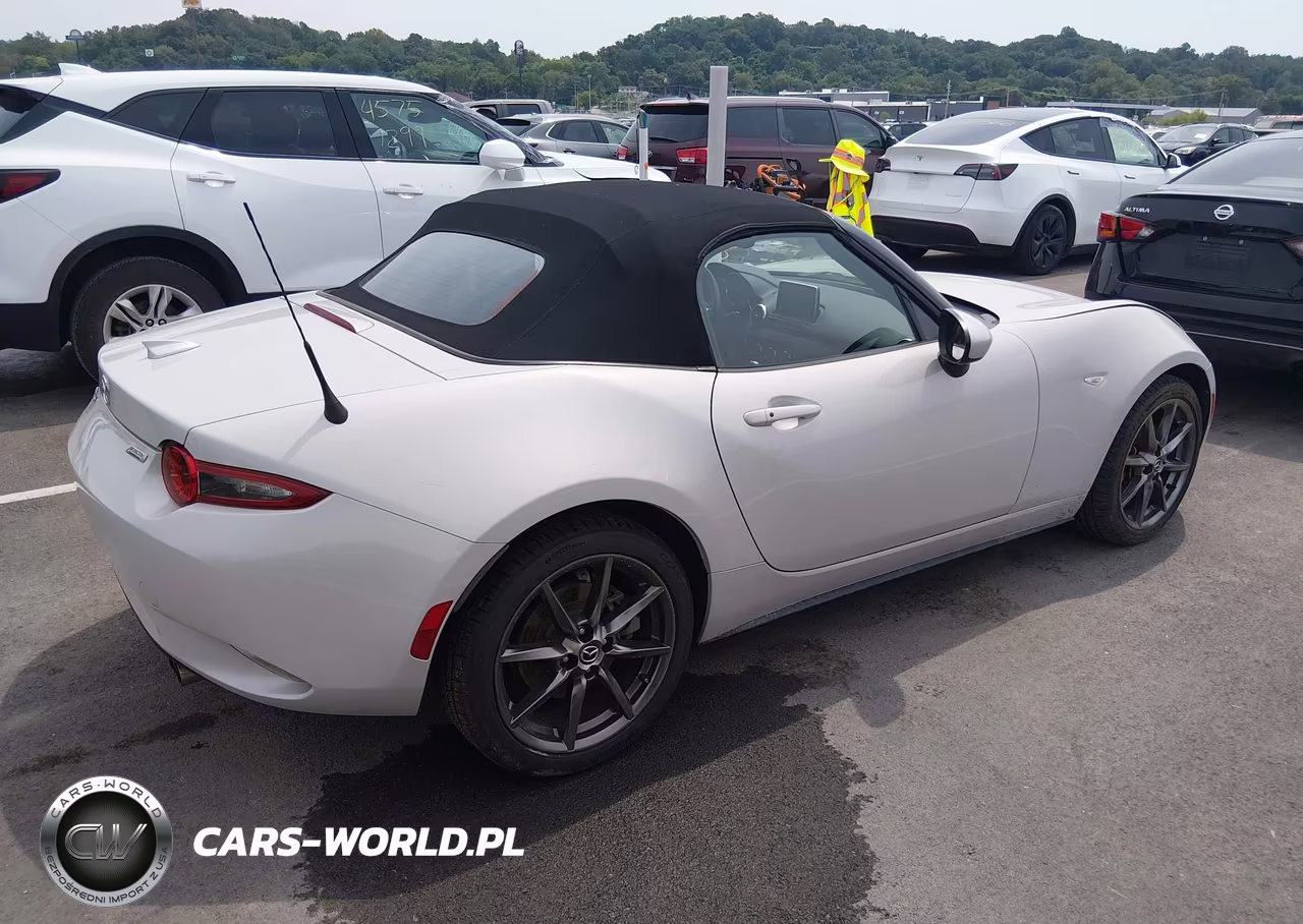 2017 Mazda Mx-5 Miata Grand Touring VIN:JM1NDAD78H0123869 - 4
