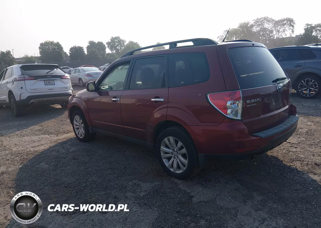 2013 Subaru Forester 2.5X Premium VIN:JF2SHADC0DH435590 - 3