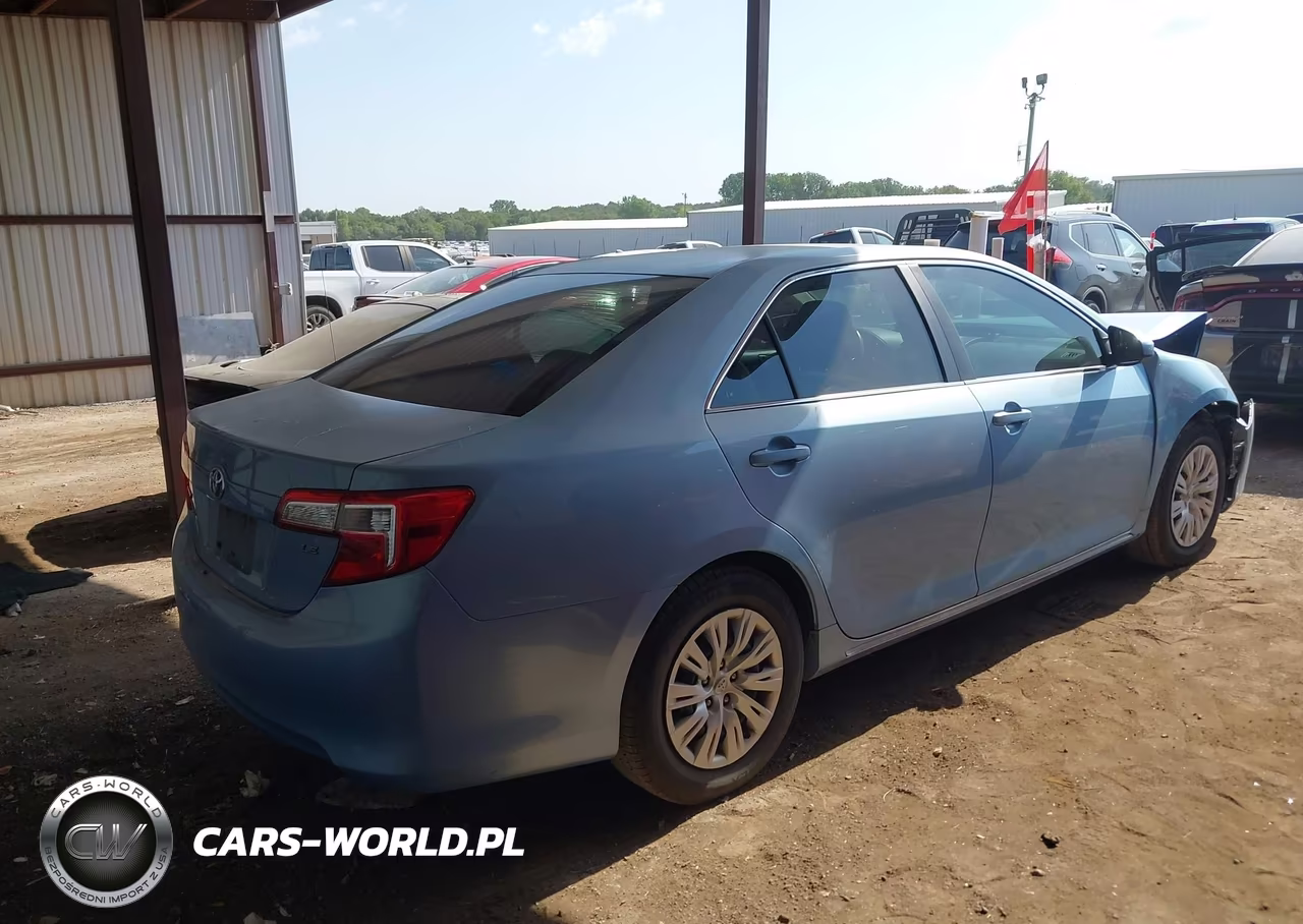 2014 Toyota Camry Le VIN:4T4BF1FK1ER354682 - 4
