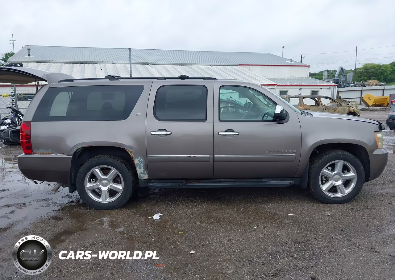 2011 Chevrolet Suburban Ltz VIN:1GNSKKE3XBR141892 - 14