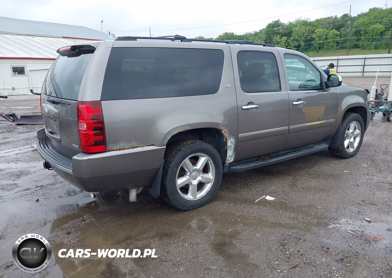 2011 Chevrolet Suburban Ltz VIN:1GNSKKE3XBR141892 - 4