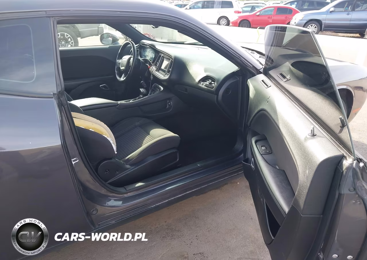 2019 Dodge Challenger Sxt VIN:2C3CDZAG2KH551454 - 5