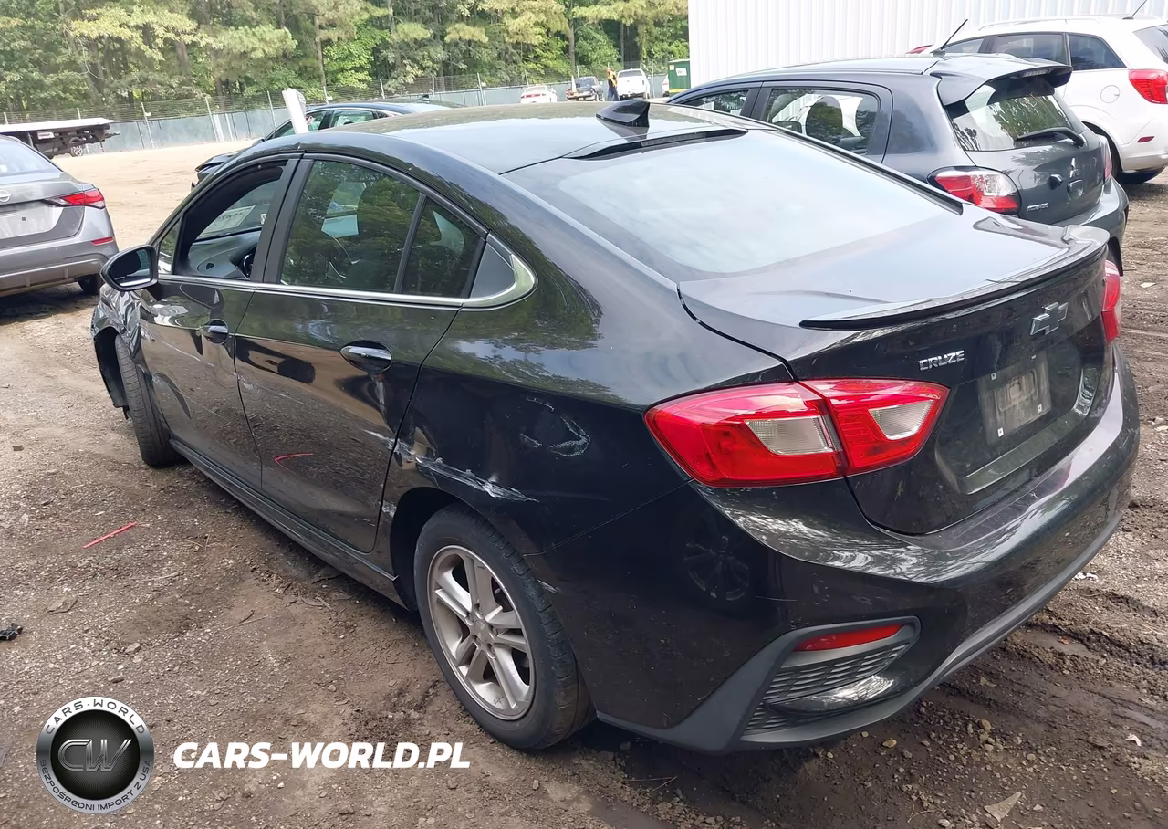 2018 Chevrolet Cruze Lt Auto VIN:1G1BE5SM3J7161838 - 3