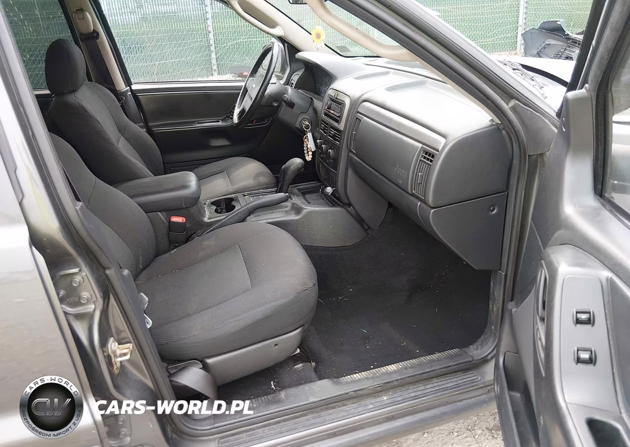 2004 Jeep Grand Cherokee Laredo VIN:1J4GW48SX4C276808 - 5