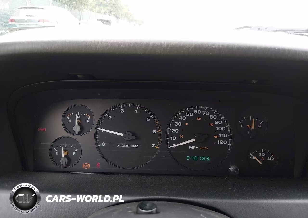 2004 Jeep Grand Cherokee Laredo VIN:1J4GW48SX4C276808 - 7